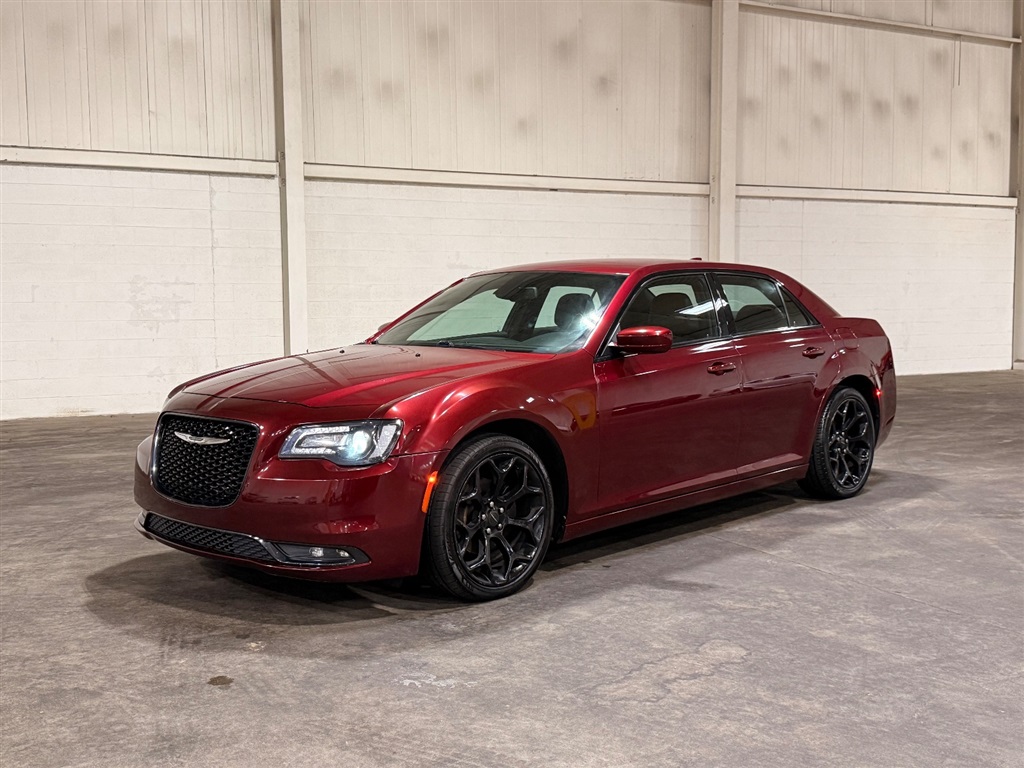2019 Chrysler 300 S's photo