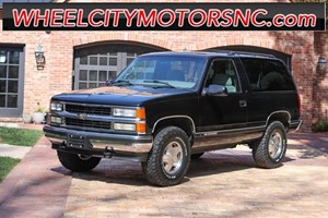 Picture of a 1999 Chevrolet Tahoe LS