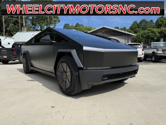 Tesla Cybertruck All Wheel Drive Self-Driving in Asheville