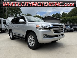 Picture of a 2017 Toyota Land Cruiser Third Row Entertainment