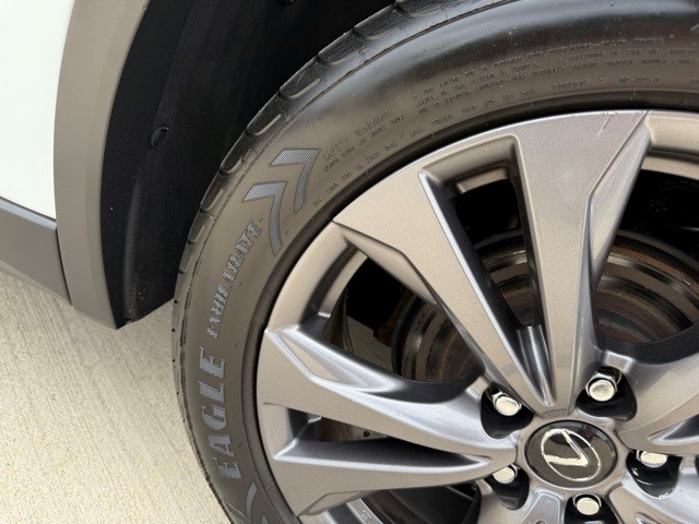 2019 Lexus UX 250h Premium F SPORT photo 30