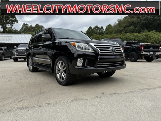 Lexus LX 570 in Asheville