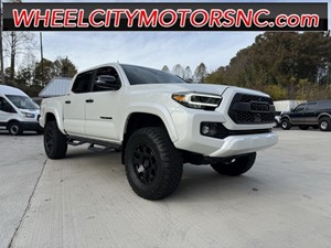 Picture of a 2021 Toyota Tacoma Limited