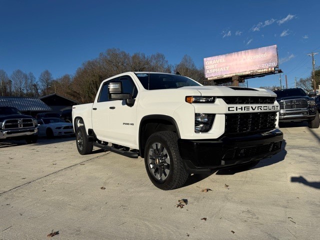 2022 Chevrolet Silverado 2500HD Custom photo 2
