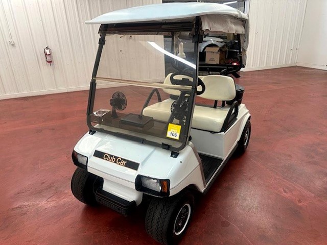 CLUB CAR ELECTRIC GOLF CART in Fayetteville