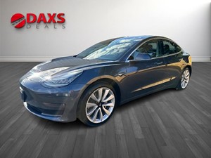 Picture of a 2018 TESLA MODEL 3 LONG RANGE