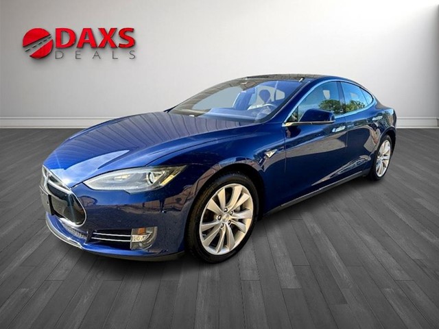 TESLA MODEL S 70D in Fayetteville