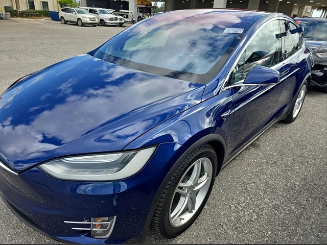 TESLA MODEL X 75D in Fayetteville