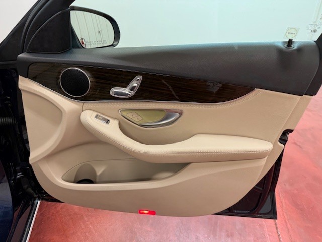 2015 Mercedes Benz C 300 Sedan photo 15