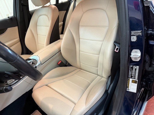 2015 Mercedes Benz C 300 Sedan photo 19