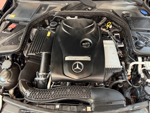 2015 Mercedes Benz C 300 Sedan photo 23