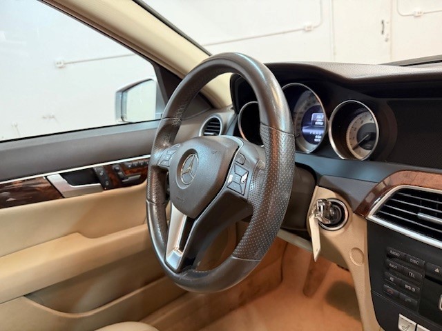 2013 Mercedes Benz C 250 Luxury Sedan photo 11