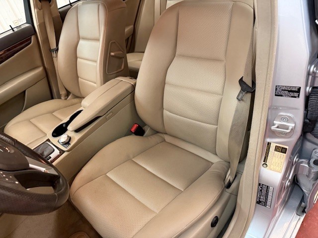 2013 Mercedes Benz C 250 Luxury Sedan photo 15