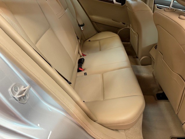 2013 Mercedes Benz C 250 Luxury Sedan photo 16