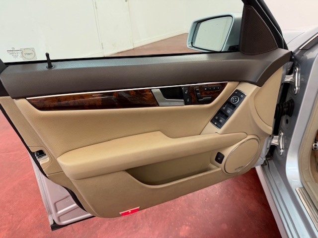 2013 Mercedes Benz C 250 Luxury Sedan photo 17