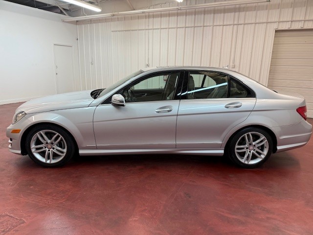 2013 Mercedes Benz C 250 Luxury Sedan photo 2