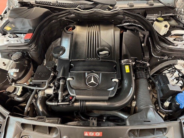 2013 Mercedes Benz C 250 Luxury Sedan photo 22