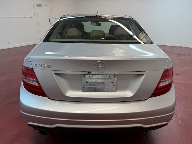 2013 Mercedes Benz C 250 Luxury Sedan photo 4