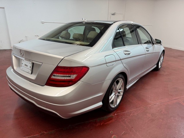 2013 Mercedes Benz C 250 Luxury Sedan photo 5