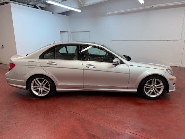 2013 Mercedes Benz C 250 Luxury Sedan photo 6