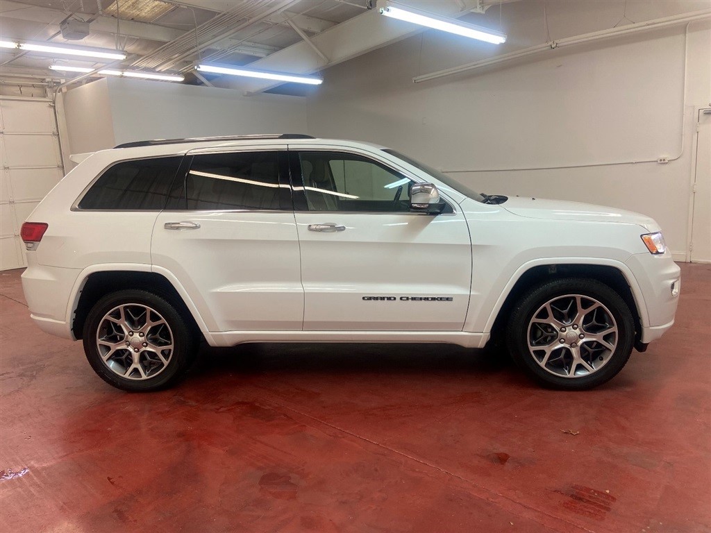 2021 Jeep Grand Cherokee Overland photo 4