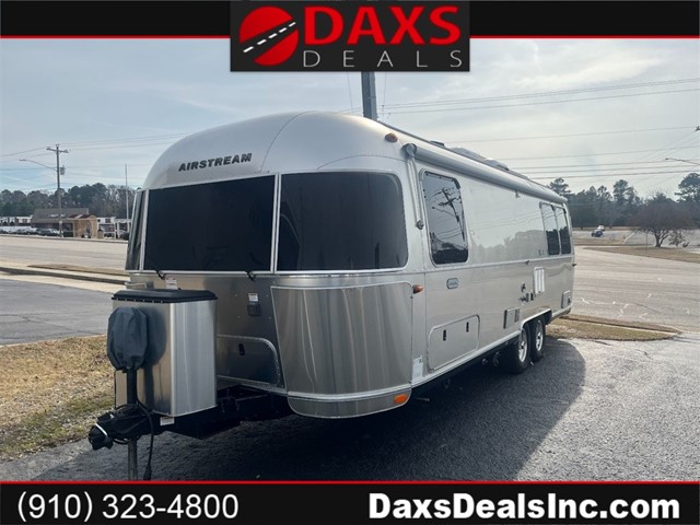 AIRSTREAM GLOBETROTTER - in Fayetteville