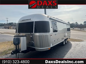 Picture of a 2018 AIRSTREAM GLOBETROTTER -