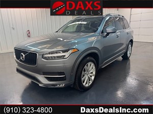 Picture of a 2017 VOLVO XC90 T6 Momentum AWD