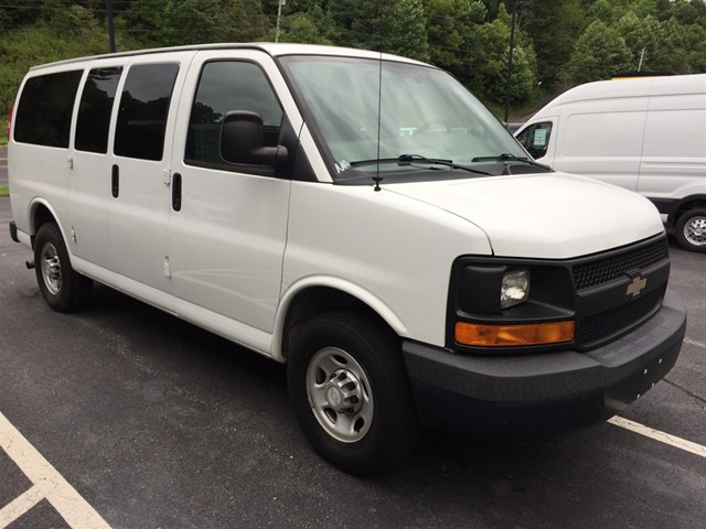 CHEVROLET EXPRESS G2500 12 PASSENGER in 