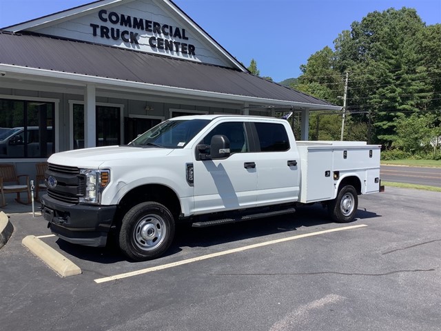 FORD F350 4WD CREW CAB UTILITY in 