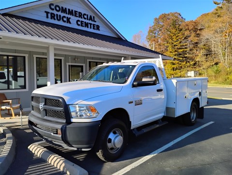 2017 RAM 3500 UTILITY w/ LIFTGATE