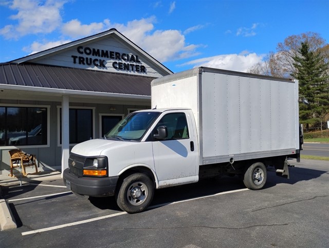 Chevrolet Express G3500 Box Truck W/ Liftgate in 