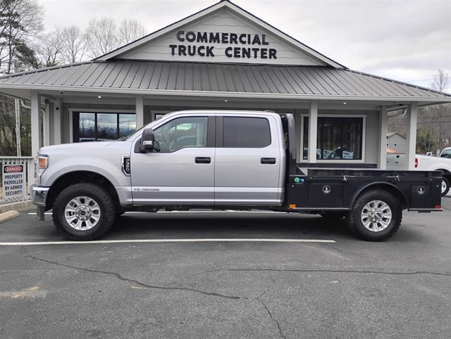 FORD F350 CREW CAB SRW FLATBED in 