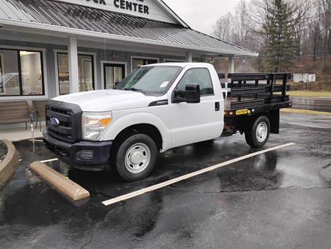 2016 FORD F250 8' STAKEBED