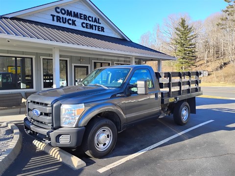 2016 FORD F250 8' STAKEBED