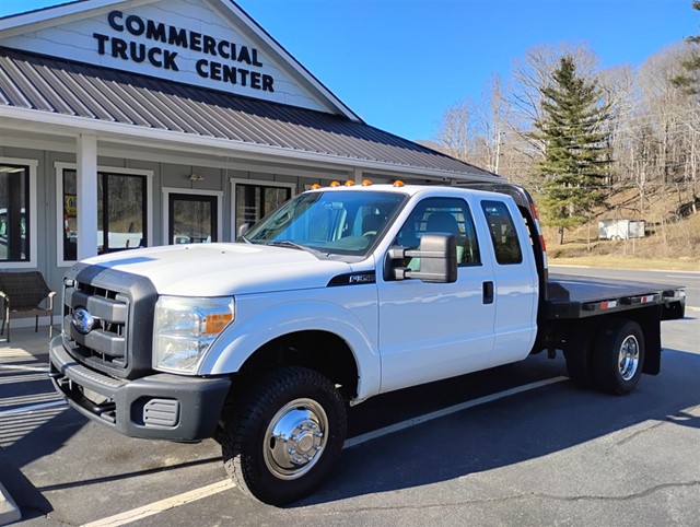 Ford F-350 SD XL SuperCab Flatbed in 