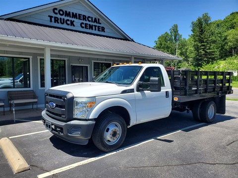 2015 FORD F350 12' STAKEBED