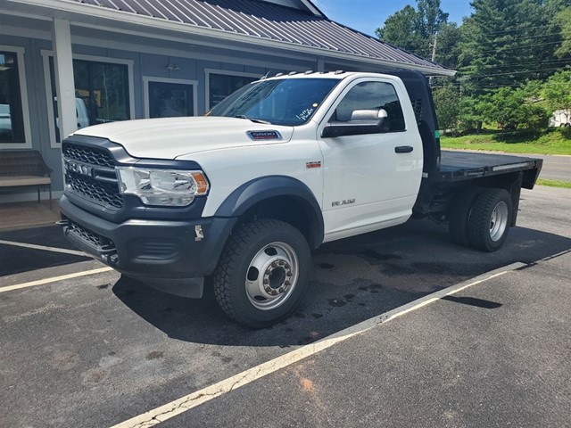 RAM 5500 REGULAR CAB 4WD FLATBED in 