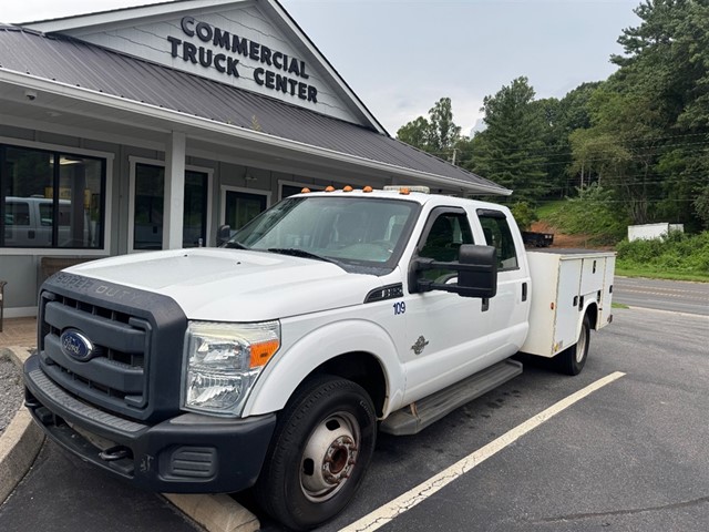 FORD F350 CREW CAB UTILITY TRUCK in 