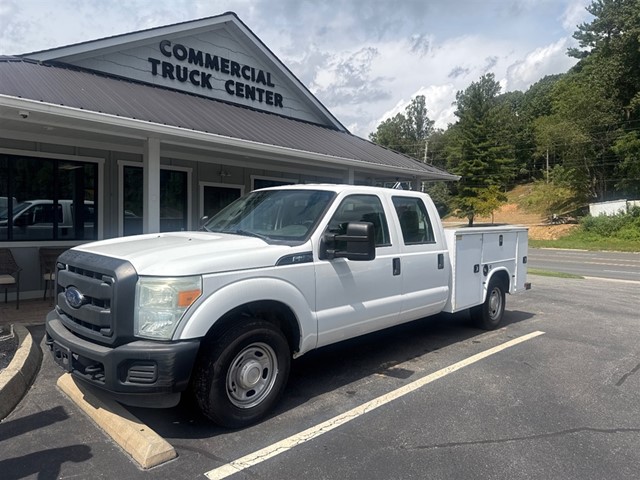FORD F250 CREW CAB UTILITY TRUCK in 