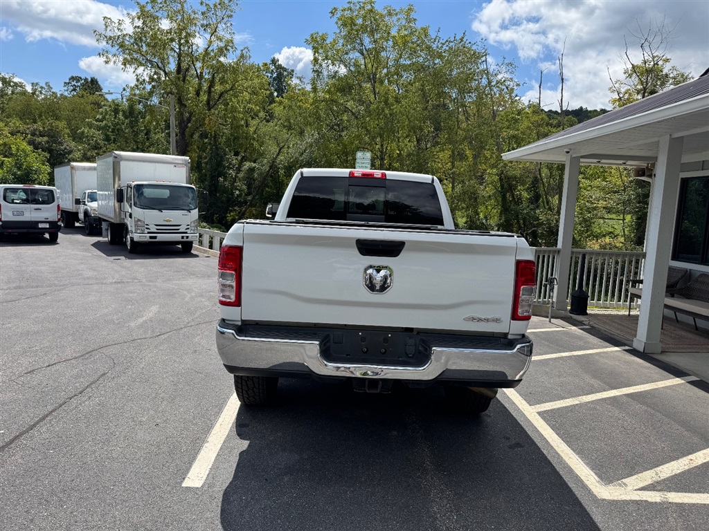 2022 Ram 2500 photo 4