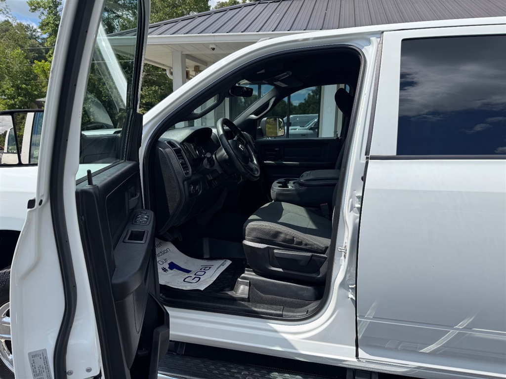 2022 Ram 2500 photo 9