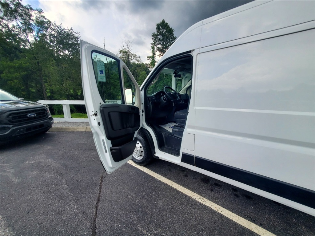 2021 Ram 2500 photo 8