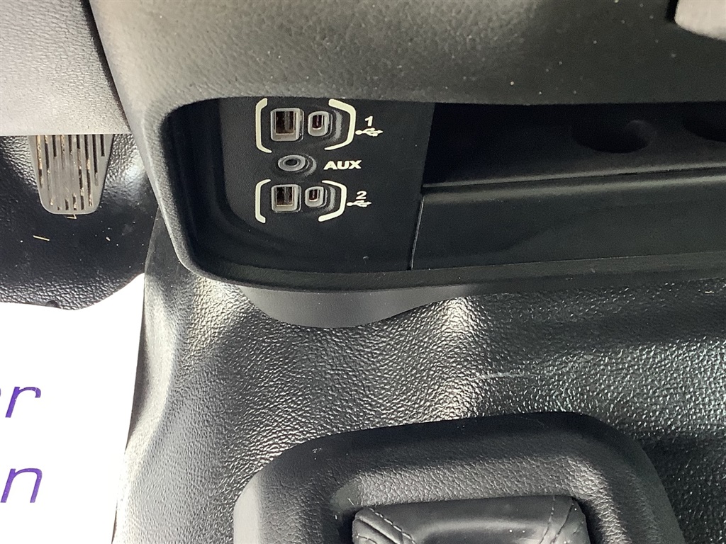 2023 Ram 3500 photo 18