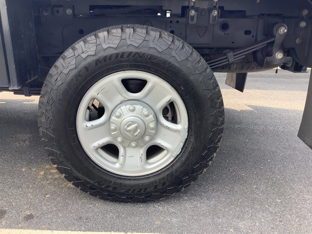 2023 Ram 3500 photo 24