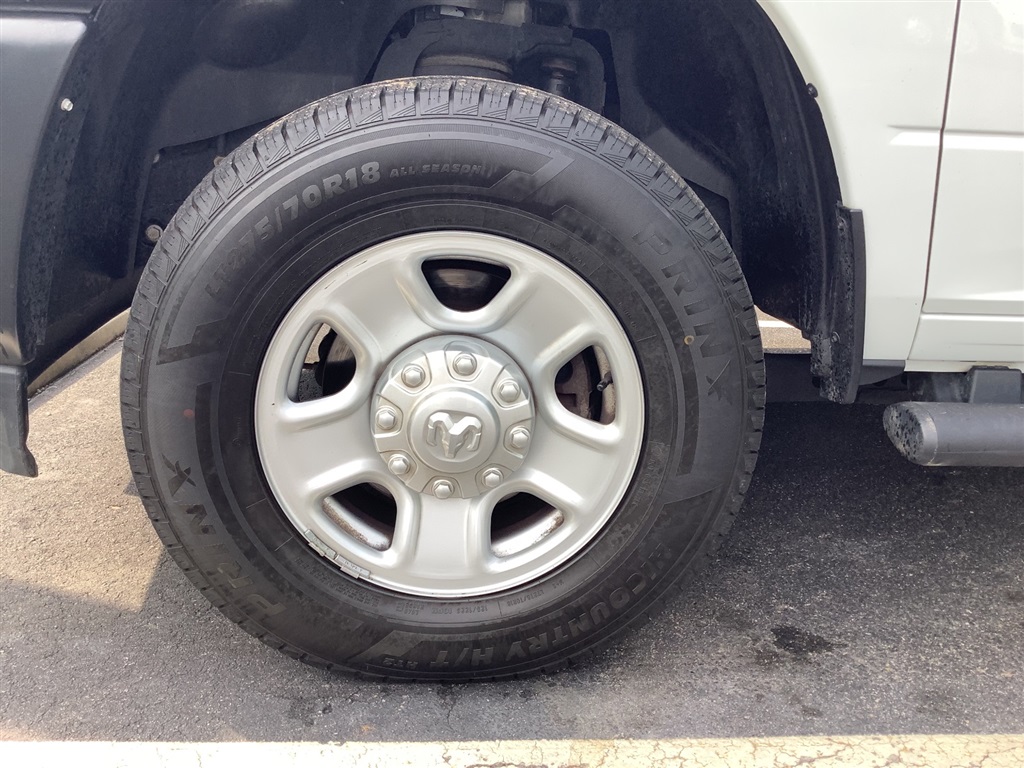 2023 Ram 3500 photo 26