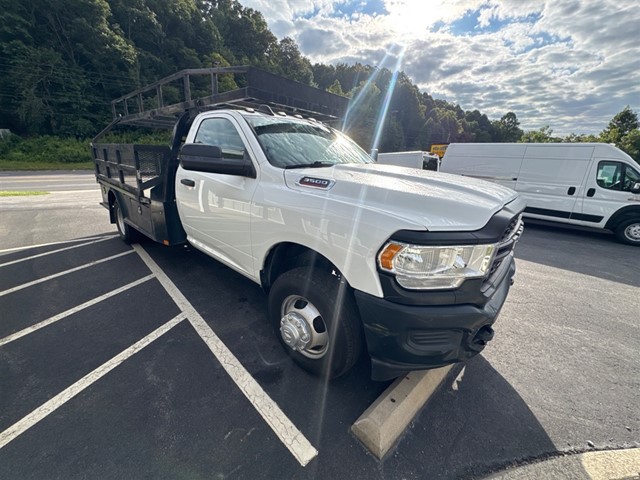 RAM 3500 4WD FLATBED in 