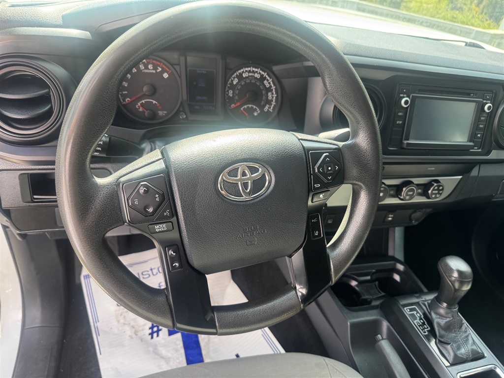 2019 Toyota Tacoma Access Cab photo 10