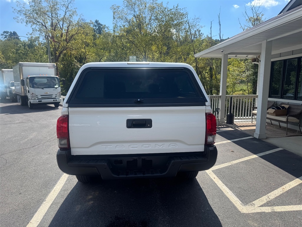 2019 Toyota Tacoma Access Cab photo 4