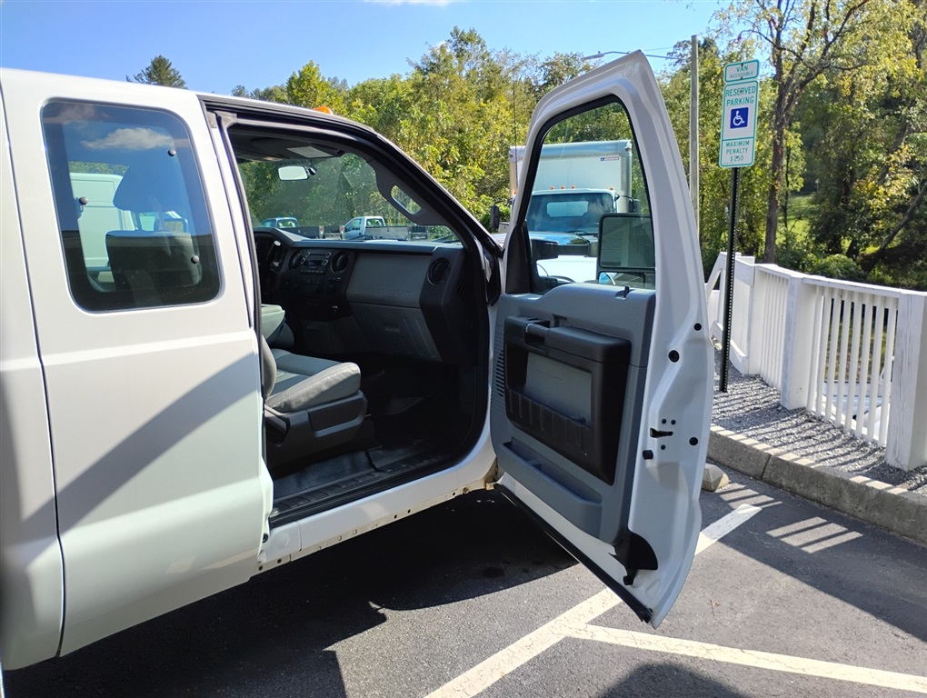 2016 Ford F-350 photo 16
